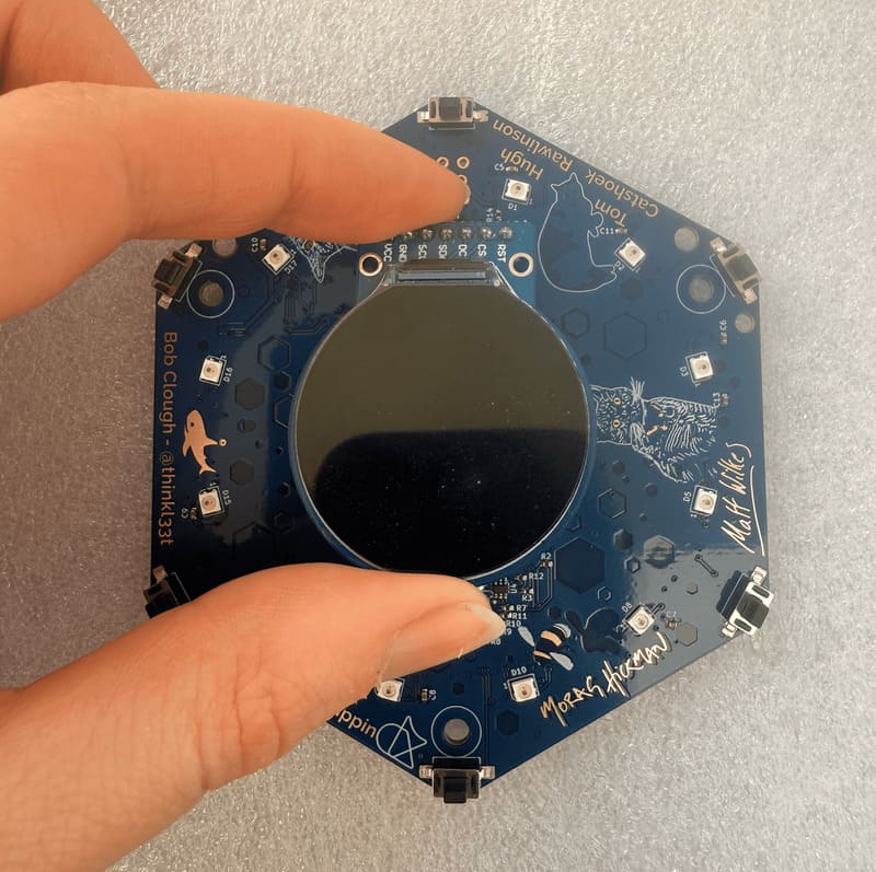 Screen attached to the middleboard